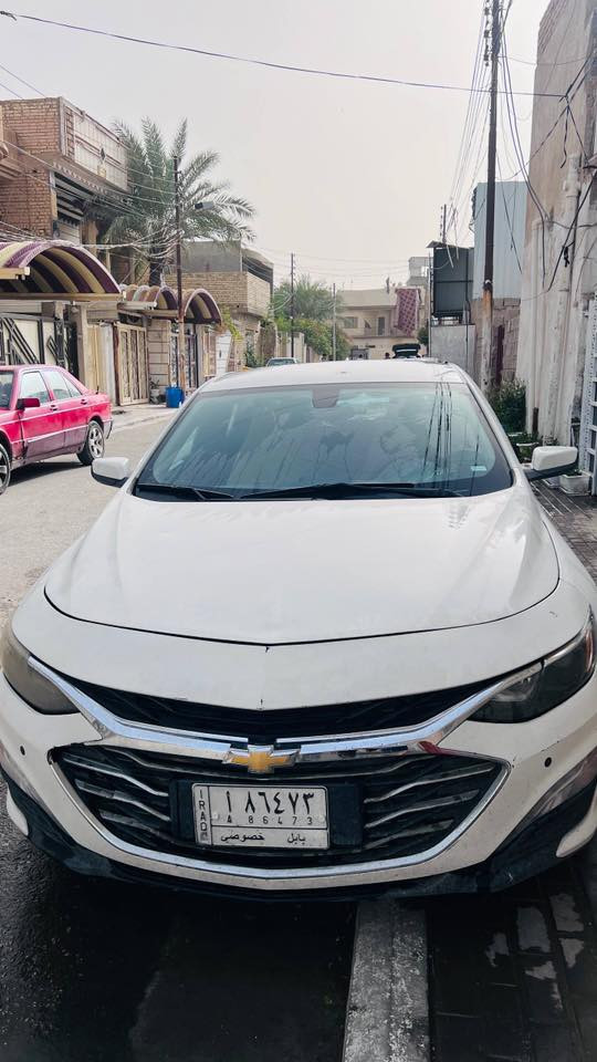 السلام عليكم
سياره ماليبو 2020 حادث كما موضح كدامك 

Lt

مكينه 1500 تربو 

السياره كامله مكمله اخت الزيرو 

تحويل بنفس اليوم 

تايرات جدد 

حداديه اماميه جديده 

ومعروف مواصفاتهة 

تدفئه كشنات 

وتحكم ستيرن 

وبصمه 

وهواي بيهة مواصفات 

السعر 125 وبيهة مجال قليل 

رقم التواصل *********** مكانهة كربلاء
