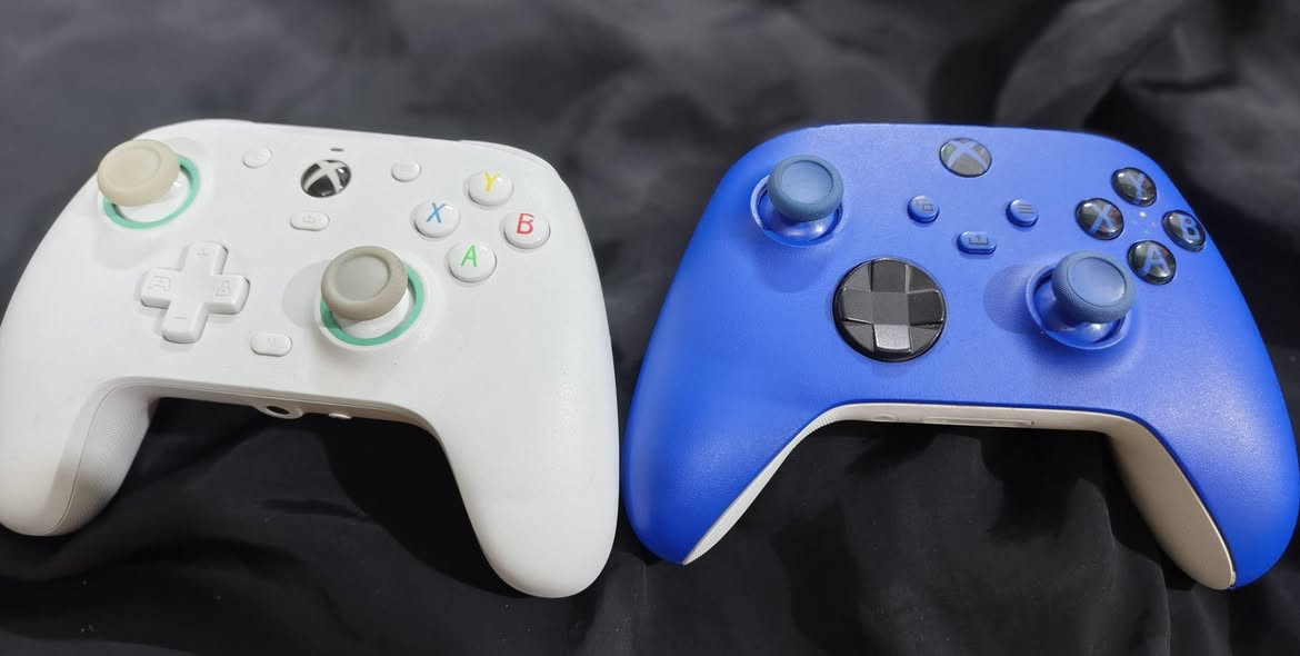 🔥 Xbox Series S 512للبيع 🔥
ممفتوح ولا مصلح ولا داخل تصليح اصلن ✅

جهاز نظيف جداً ومحافظ عليه جاهز للفحص والتجربة.✅

⚡ المواصفات:
✅ يدعم 120Hz
✅ يدعم نظام 4K
✅ دقة تصل إلى 1440p
✅ SSD فائق السرعة
✅ 43% من مساحة التخزين فارغة
✅ هارد خارجي 500GB

🎮 الألعاب الموجودة:
• FC 25
• GTA 5
• Forza Horizon 5
• Assassin's Creed Mirage
• Crash Bandicoot
• Hollow Knight
• Tekken 8 Demo تجريبية

📦 الملحقات:
✔ يدة أصلية وكالة
✔ يدة GameSir
✔ جميع الكيبلات والملحقات الأصلية

🎁 إضافات:
✔ UPS 1500V بحالة ممتازة جداً

💰 السعر: 525 ألف دينار
📌 بي مجال

الجهاز جاهز وبحالة الوكالة ميحتاج أي مصروف 

سبب البيع: عدم التفرغ.
📍 الموقع: ديالى _ بعقوبة
 📍 متوفر توصيل 
📩 للتواصل خاص


**إذا كنت صاحب هذا الإعلان وتريد حذفه لأي سبب، رجاءا أرسل رسالة إلى الدعم الفني**