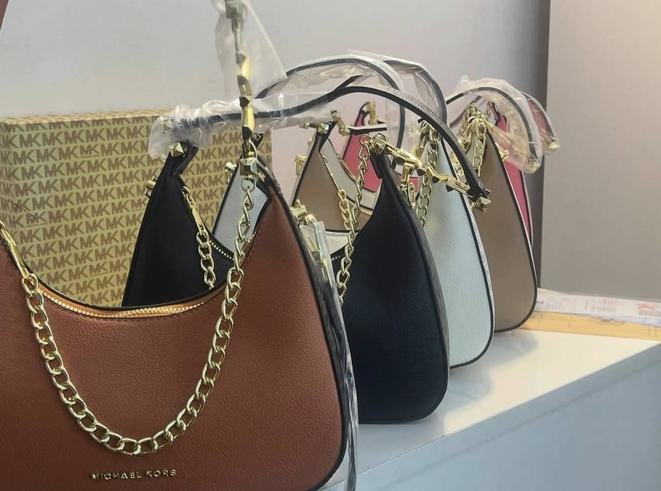 مرحبا عندي شلعه بسعر جمله عبايات خليجبه
عندي جنط ماستر كوالتي هم شلعه


**إذا كنت صاحب هذا الإعلان وتريد حذفه لأي سبب، رجاءا أرسل رسالة إلى الدعم الفني**