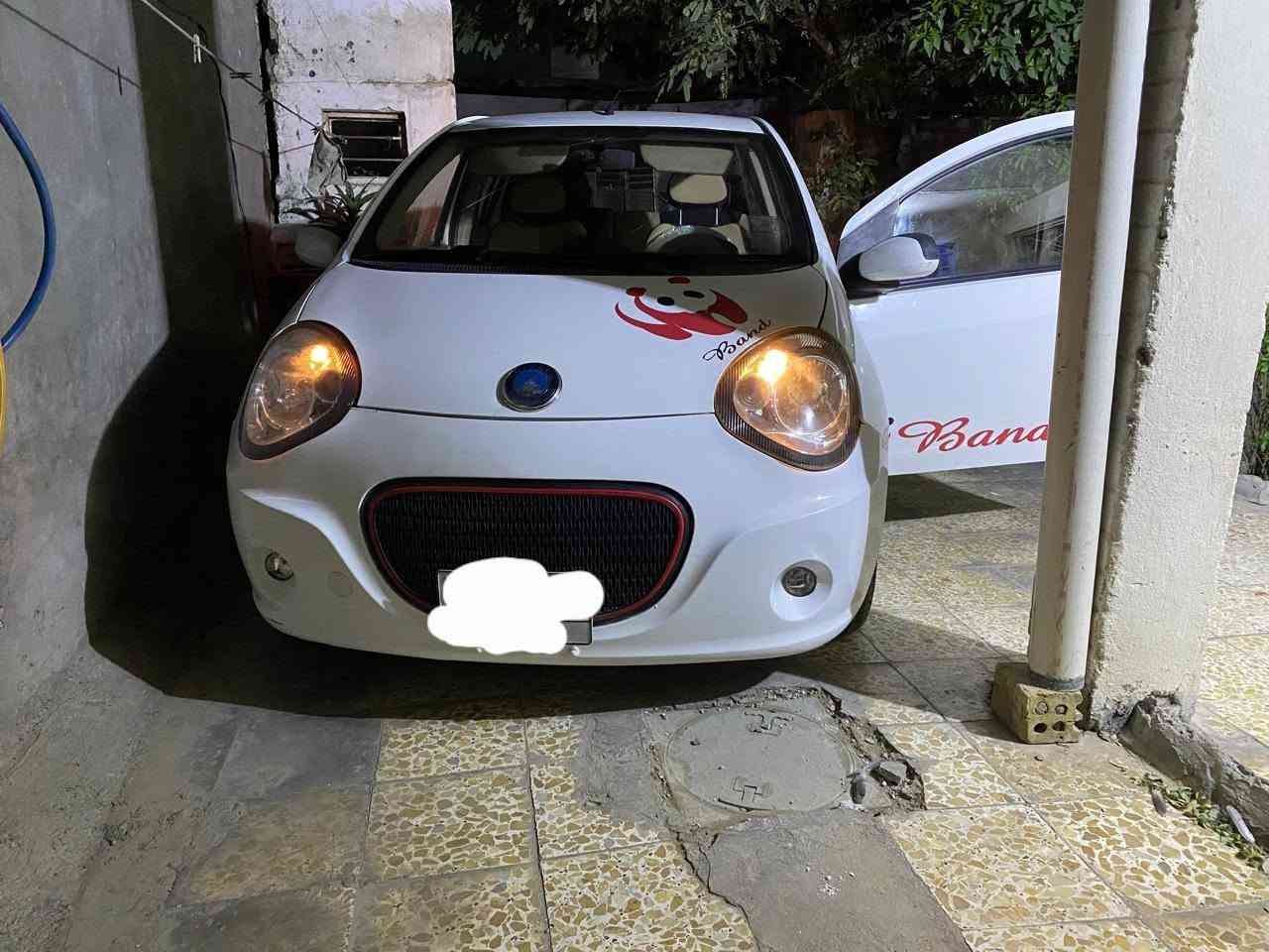 السلام عليكم
باندا ٢٠١٣ 
رقم جديد بابل 

سنويه وهزه جدد 

سياره نضيفه كلش ومناقصها شي 

 ماشيه  ٨٠ الف

سعرها ٤٨ وبيها مجال 

مكاني بغداد

***********
