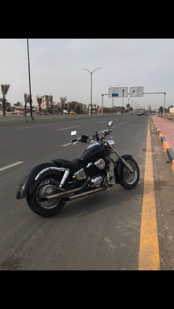 السلام عليكم 
هوندا شادو 400
الدراجه طافيه بيهة مشكله بالمحرك بخانه وحده 
مبدل الهة كلچات جدد وصبغ جديد بي بس شخطه وحده بالچاملغ الخلفي 
ابيع كوم حديد 
حملهة واطلع 
مكاني بغداد علي الصالح
واتساب ***********
