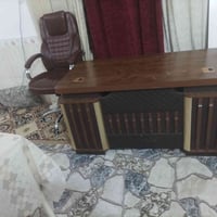 ميز للبيع هو وكرسيه 07803799142