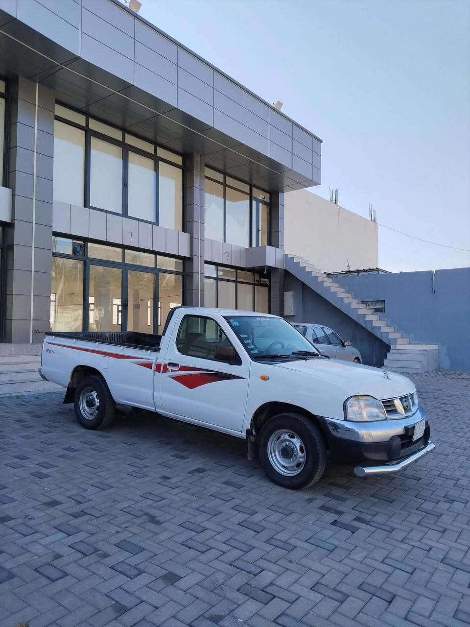 نیسان پیکاب  مۆدیل ۲۰۰٦
مەکینە بەخاخ کامل مەسرەف کراو 
 بێ دەعمو لێدراوی پێشو پشتی زەربەی  نییە
  هەموو گیانی بەشەرتی ۱۰۰ فیتەر 
بێ بۆیاخ بەس تەنها کارت کاری هەیە 
٤ تایەو ویلی لۆکی لەسەرە
سەنەوی هەتا ۲۰۲۹ تازەیە 
تەحویلو غەرامەی بەشەرت 
سعری ۹۷ گەڵاو مەجال 
شوێن سەیدسادق 
***********
***********
جوابی کۆمێنتو نامە نادەمەوە مشتەریت تەلەفون بکە
ئەدمین💙
