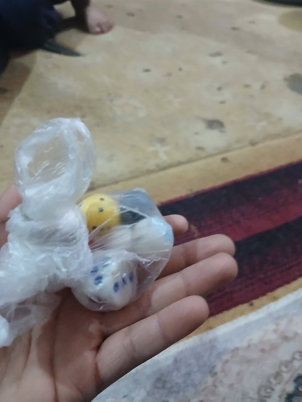 السلام عليكم عندي هاذي دمبله كامله جديده بل جيس هيه  وملحقاتها كامله السعر 50 وبيها مجال وهاذه الرقم بس واتساب اي ستفسار واتساب ***********
