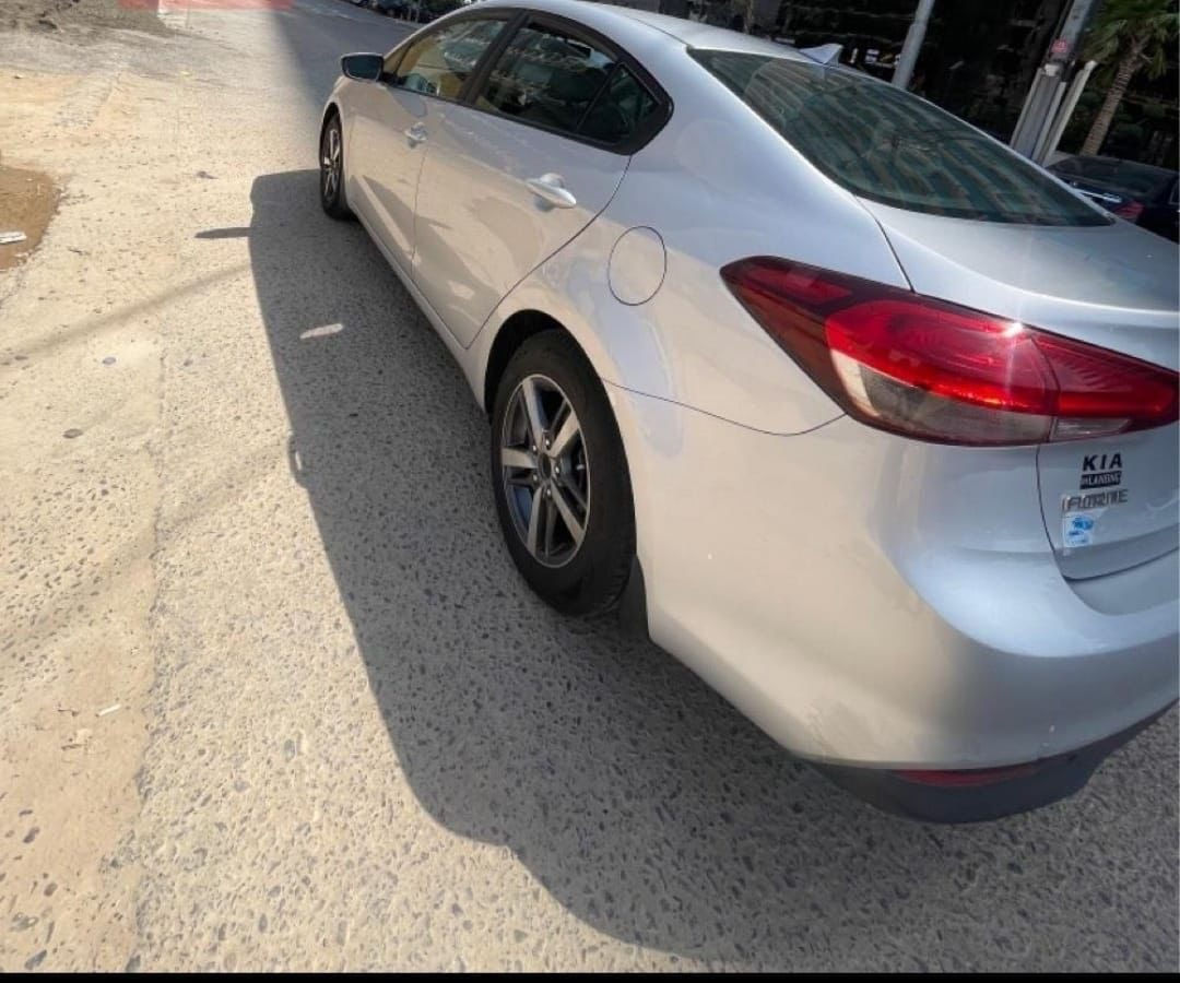 سلام عليكم فورتي موديل 18 سياره جاهزة واي نقص مابيها حادث موضح وسونار كدامك وصور حادث بدون صبغ تبديل بابين نفس لون مكينه مفتوحه وكير مبدل اي تي السعر 121 عنوان بغداد حي العامل *********** مرواس بسورتج موديل 18 او احدث عادي
