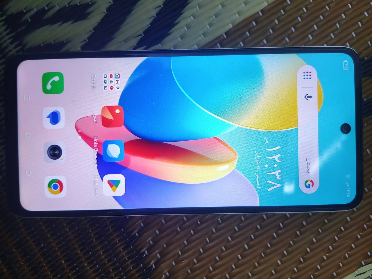 السلام عليكم موبايل للبيع مستعمل بي اشوي خدش من الجانب مثل ما موضح بلصوره شراي اتصل ع الرقم ***********
