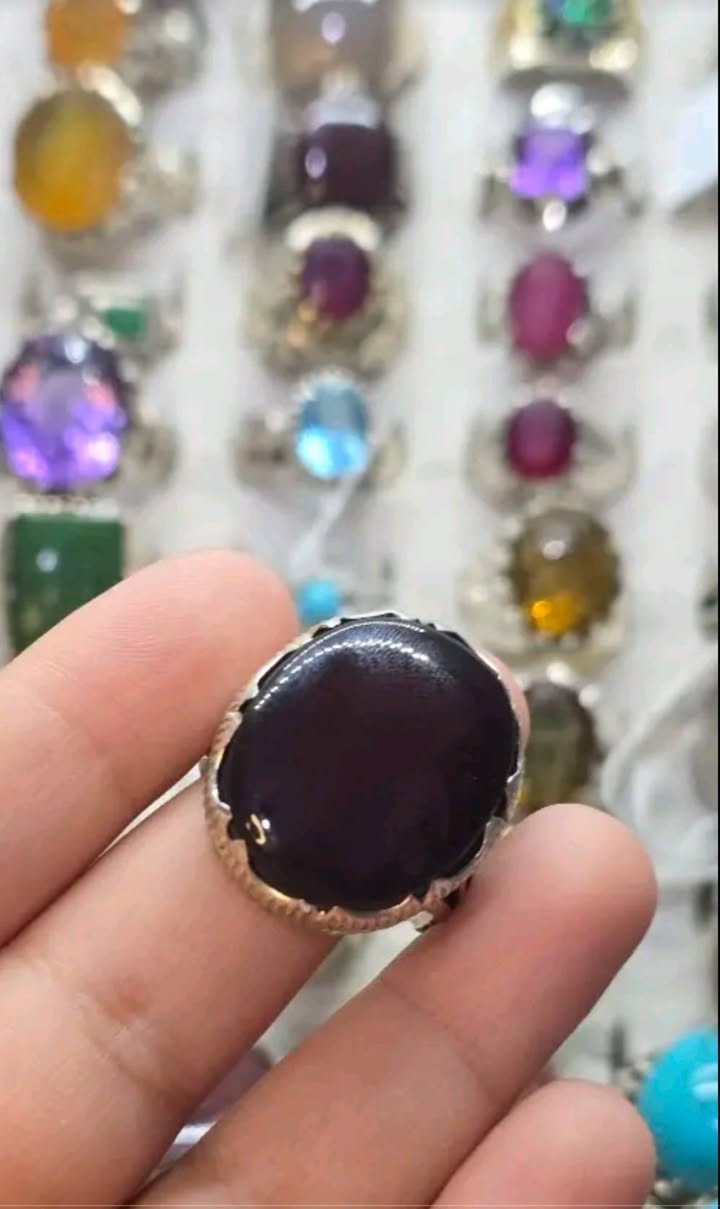 عقيق يماني كرز الكرز جميل جدا جدا صياغه يدويه نجفيه دزاين عنوز فضه عيار 925 قطعه  روعه الاستفسار خاص


**إذا كنت صاحب هذا الإعلان وتريد حذفه لأي سبب، رجاءا أرسل رسالة إلى الدعم الفني**