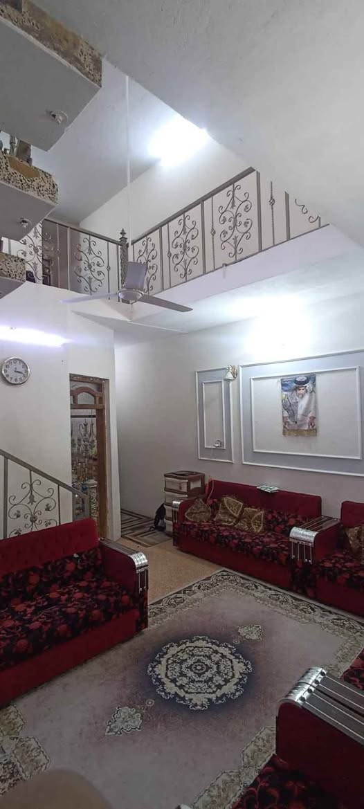 السلام عليكم بيت مساحة ١٠٠ متر حي الغديرالثانيه قرب مدرسة جبل الصبر البيت عكاده الحديد بالجيكي والارضيه حصيره يعني تكدر تبني قاط ثالث يتكون من ديوانيه وصاله ومطبخ وصحيات والطابق الثاني غرفه وصاله وصحيات التفاصيل اكثر اتصل على الرقم ***********ابومحمد عمارة, ميسان
