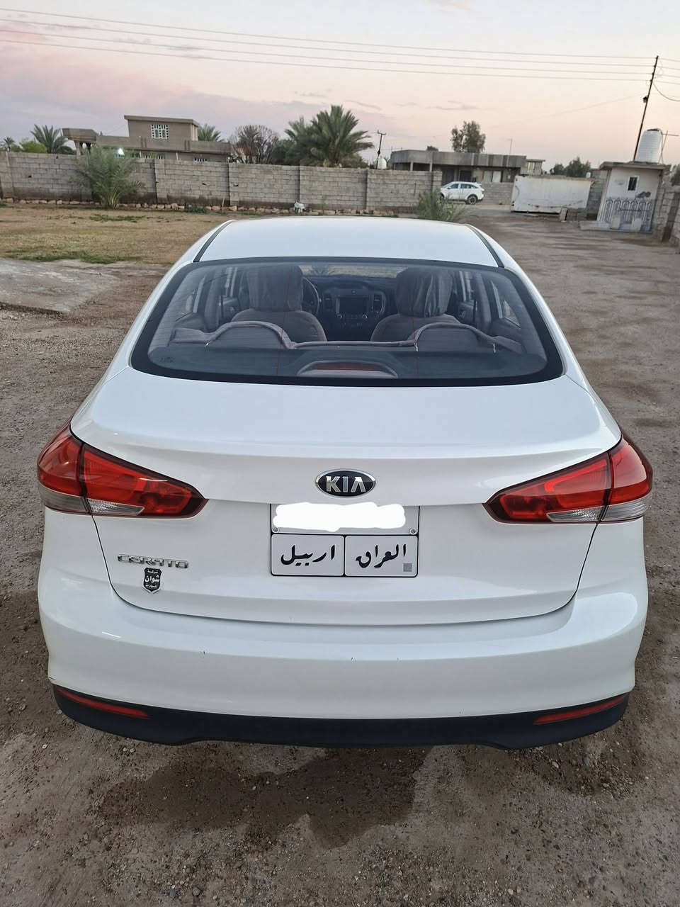 سلام عليكم للبيع سيراتو ٢٠١٧ خليجي مكفوله كفاله عامه مامفتوح بيه برغي ماشي ٣٧ الف حقيقي سياره جديده 
مكاني لكرخ المكاسب قريت المراسمه 
 سعر ١٣٠ بي مجال بسيط ***********
