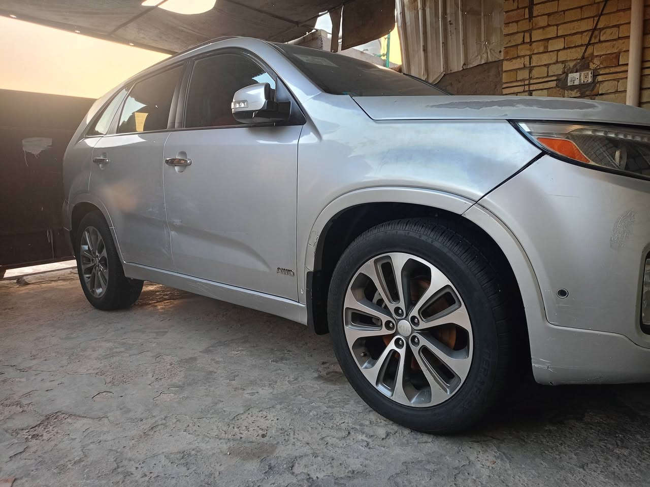 سلام عليكم ورحمه الله 
سورنتو 2015 امريكي مواصفات الكويتي SX
كير ومكينه وحداديه وتخم تاير وتبريد ثلج صبغ بنيد وجاملغ فقط بدون دواخل الباقي كفاله   رقم بغداد
 بسمي شخصيأ. سياره جاهزه 
المواصفات ..
6 سلندر 
بانوراما طكتين
بصمه تشغيل 
بصمه ابواب
كشنات جلد 
ماشيه 160.
سستم سماعات 
رادار أمامي
رادار خلفي 
مانع تصادم
توقف ذاتي 
بردات خلفيه
جنطه كهرباء 
اشاير مري 
مري قلاب 
منظومه زنون
3 انضمه قياده
تحكم ستيرن 
شاشه كاربلي
حساس مري
منافذ شحن امامي خلفي 

السعر 160بيها مجال 
مكاني بغداد جسر ديالى القديم ***********
