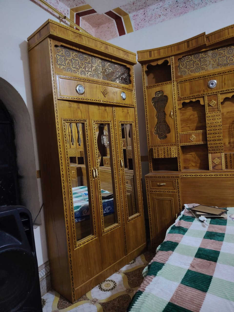 سلام عليكم غرفه حطاطه نضافه 100/100السعر مليون 250وبيه مجال *********** تواصل
