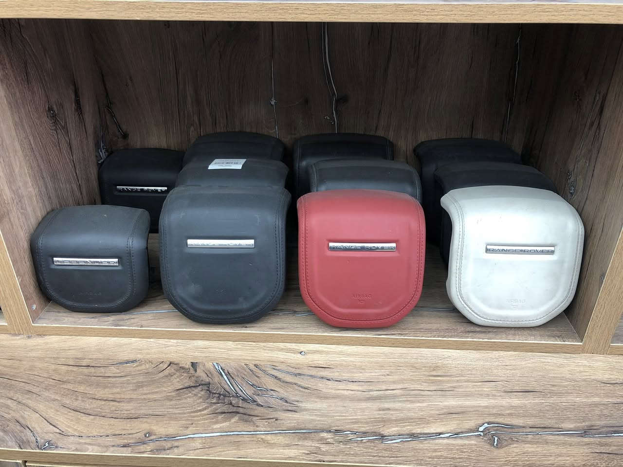 Auto land ارض السيارات
قطع غيار رنج روفر اصلي جديد و مستعمل  بغداد طريق معسكر الرشيد  ***********
