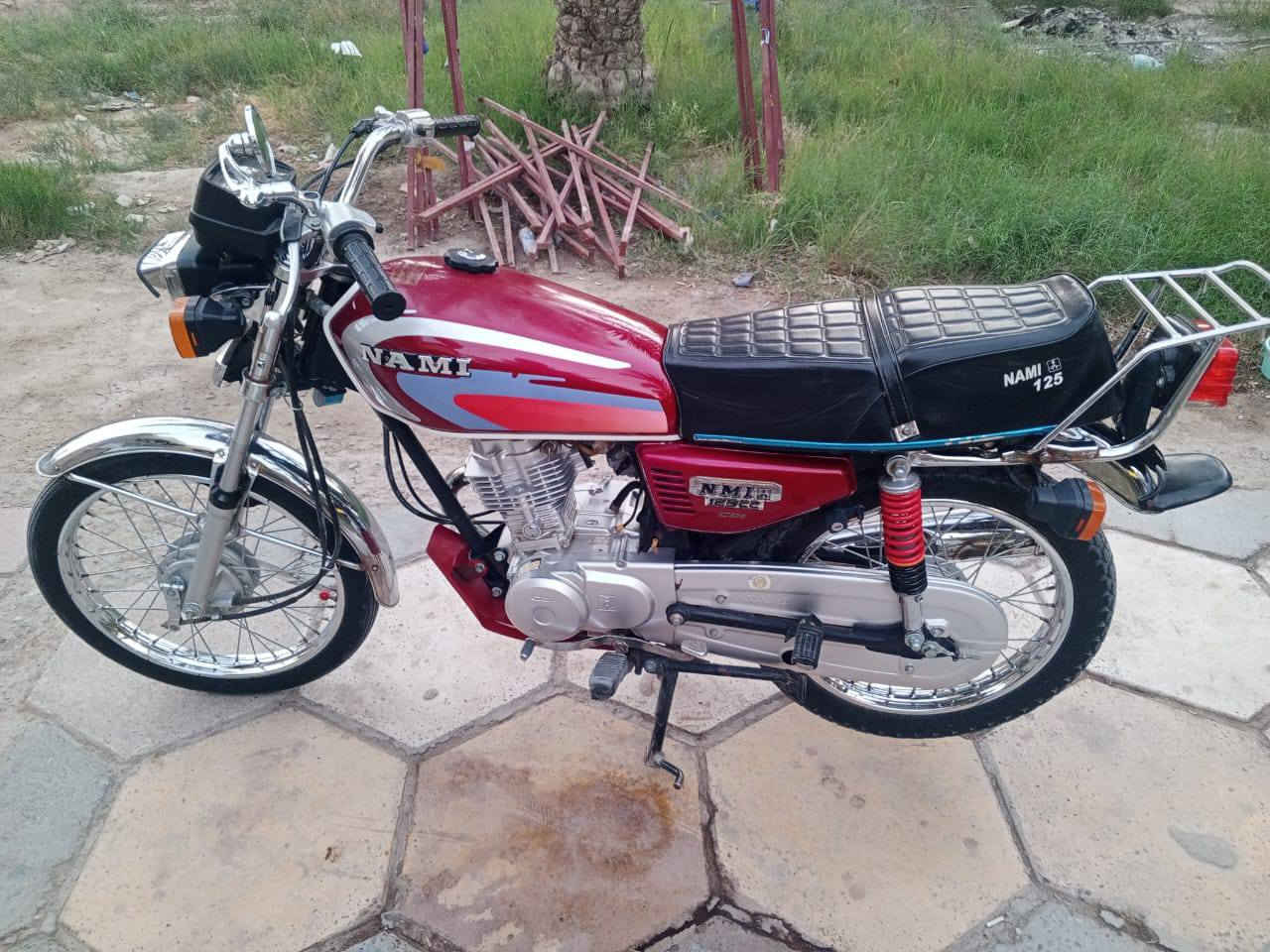 دراجه للبيع مديل 23 طالعه بـ24 

أوراق كاملـه 

دراجه كارتون كفاله عامه 

مكان سوق الشيوخ 

السعر 1.400 

***********
