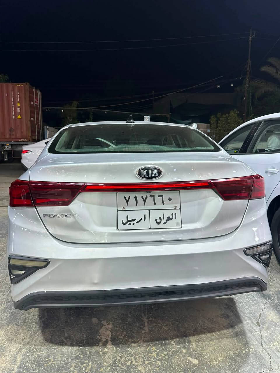 سلام عليكم كيه فورتي مديل 2020وارد امريكي حادثه جاملغ ولباب السايق لباب وره سايق كلير سونار موجود مكينه ما مفتوحه كير ايتي  ماشيه 100

مكان السياره بغداد 
سعر 118وبيه مجال قليل 
***********
