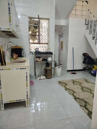 بيت مساحه ٥٠ متر طابقين بناء جديد خلف الحر منطقه الرشديه قرب اسواق علا...