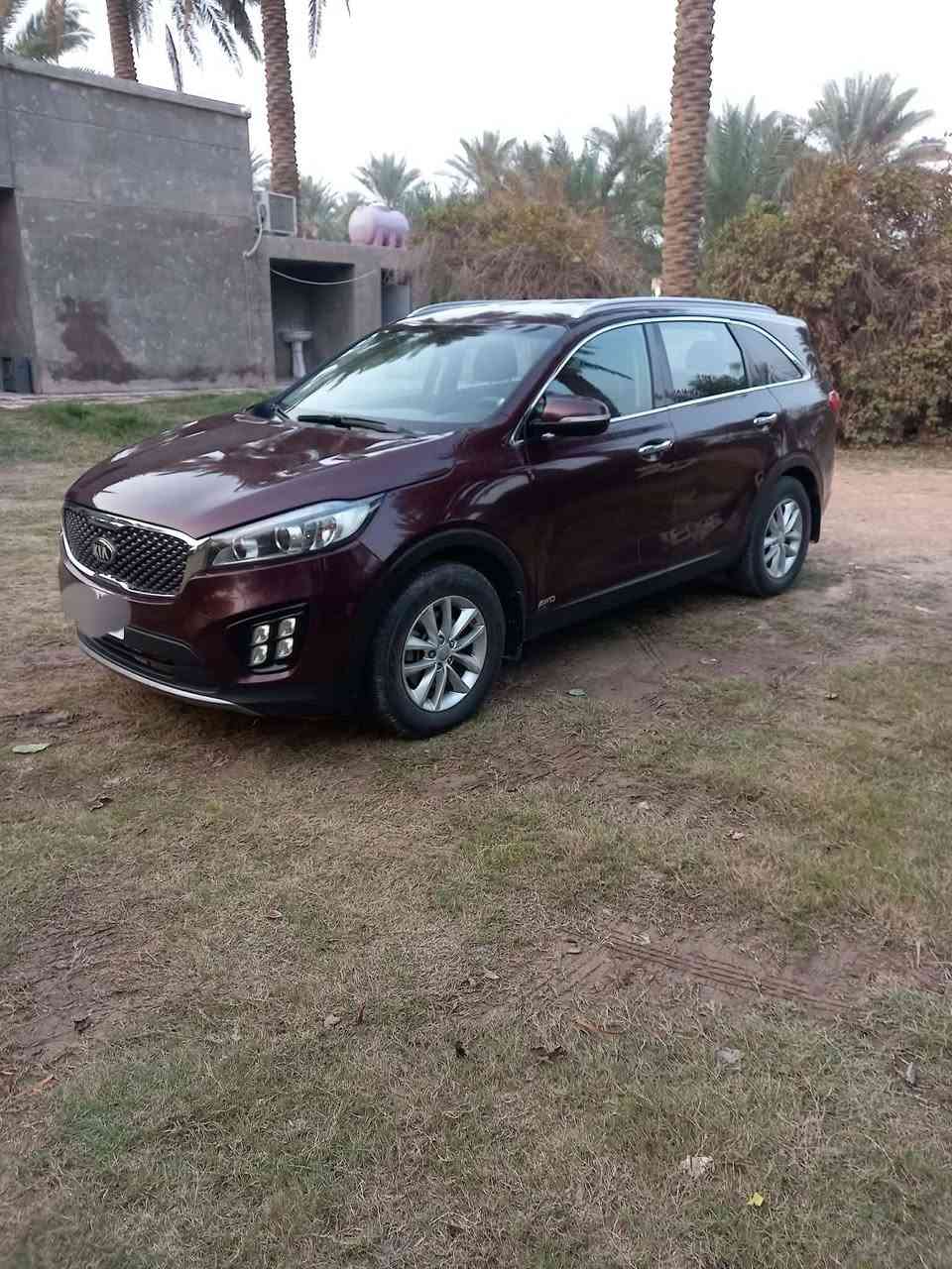 سورنتو للبيع موديل 17امريكي كلين 
محرك ٤ سلندر ٥ راكب دفع روباعي
***********
