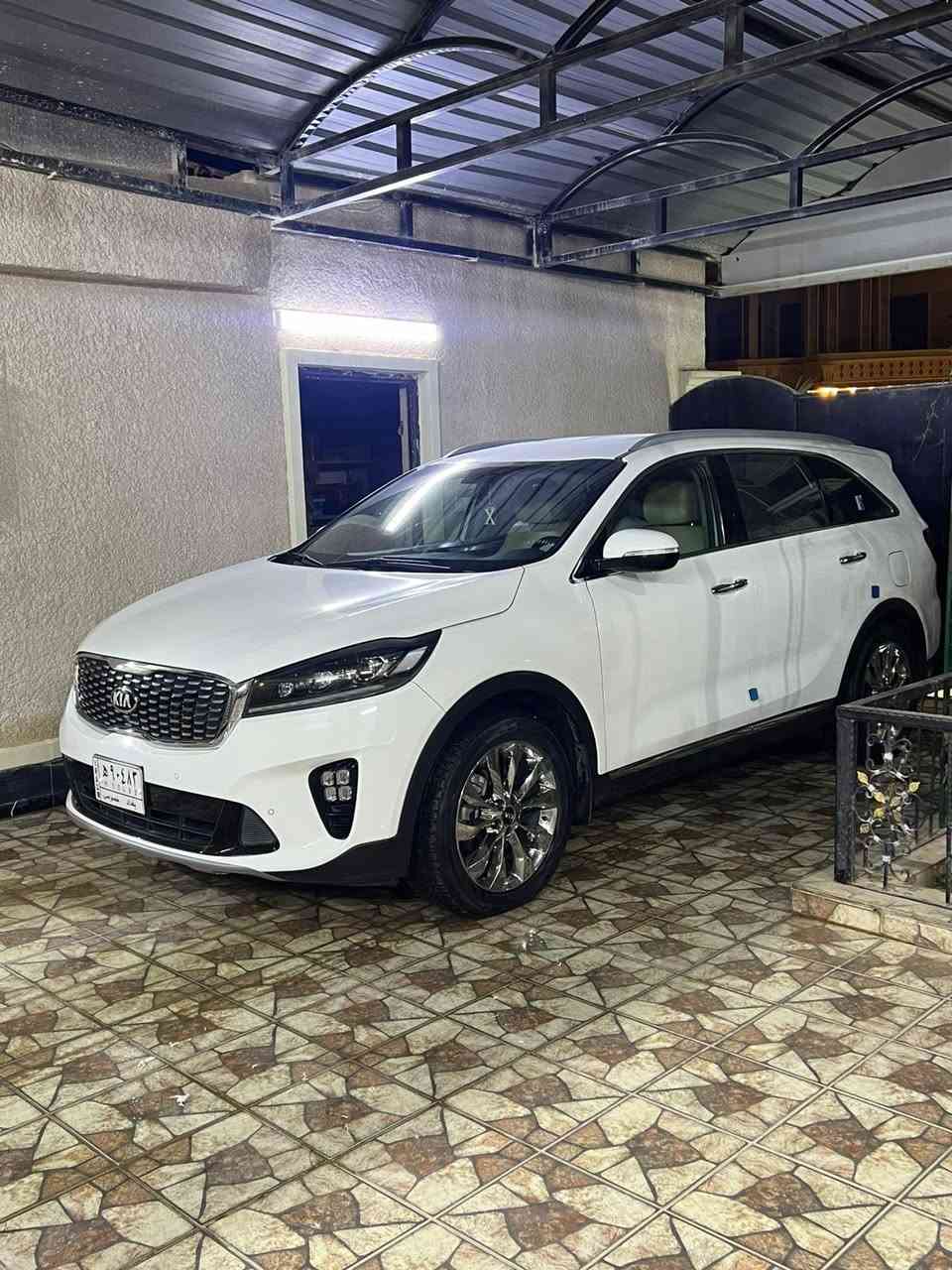 السلام عليكم 
للبيع كيا سورنتو 2020 (خليجي ) رقم بغداد 
سياره مكفوله كفاله عامه من دعاميه للدعاميه مواصفات ضمان شركة الدولية
 ماشيه 90KM
1_بصمه ابواب
2_محرك 6سلندر
3_نفكيتر ماوس جي بي اس خرائط
4_حساسات اماميه خلفيه
5_اللايت زنون 
6_شاحن وايرليس
7_شاشه اصليه
8_كامره صليه دواره 
9_كراسي 2 كهرباء
10_ 3قطع تبريد
11_لد امامي مع تشغيل 
12_كروز مثبت سرعه
13_تحكمات ستيرن
14_سبعه راكب 
15_ويل كب نيكل
16_بصمه تشغيل وابواب
17_كير 8 نمر 
18_ترحيب 
19_كشنات جلد
20_جنطه كهربائية ذكيهً (الفتح عند الاقتراب)
21_مري شفط اشاره بل مري
22_بردات ابلادية
23_اربع انظمه قياده smart.  Cimfort.  eco.  sport
24_كشافات ضباب
25_علامة سورينتو  مضيئه بالدواسه
26_لايت زنون عالي وناصي 
سعر مناسب جداً 
السياره بأسمي وتحويل ثاني يوم 
لاتصال ول استفسار 
 770 348 5860
‭0774 355 0043
