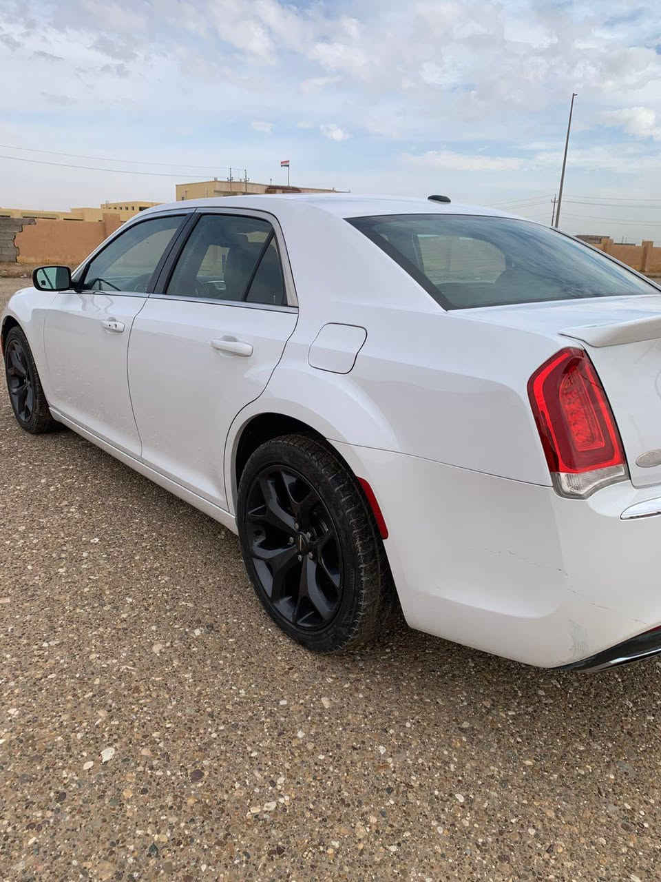 . أوباما للبيع 2016 وارد كندي كلين عدم دعتميه اماميه مصبوغه مواصفات بنرامه تحكم ستيرن تتدفه كشن ابواب بصمه ترحيب تشقيل عن بعد  سعر 225 وبيه مجال نفاذ سنويه 2030 وسنويه بسمي  رقم تواصل *********** لا يتواجد على فيس
