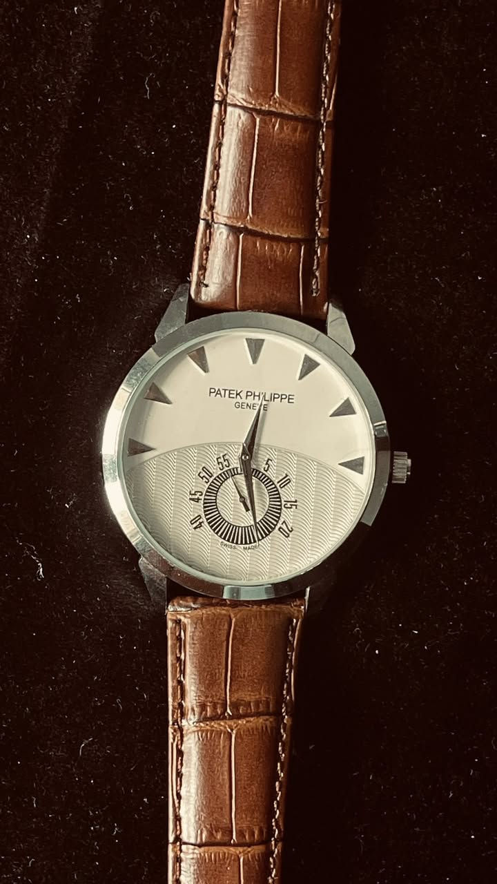 �🔥 فخامة ما تتكرر 🔥🚨
ساعة Patek Philippe ستايل راقي 👑

إذا تريد هيبة وشكل يخطف الأنظار من أول لبسة 😎
هاي الساعة تعطيك لوك كلاسيك فاخر بكل تفاصيلها ✨

💎 تصميم أنيق بوجه مميز
⌚ تفاصيل دقيقة تبين الذوق العالي
🤎 سوار جلد بني فخم ومريح
🔥 مناسبة للدوام والمناسبات الخاصة

💰 السعر خيالي (التفاصيل خاص)
🚚 توصيل لكل العراق

📩 احجز هسه قبل لا تخلص الكمي


**إذا كنت صاحب هذا الإعلان وتريد حذفه لأي سبب، رجاءا أرسل رسالة إلى الدعم الفني**