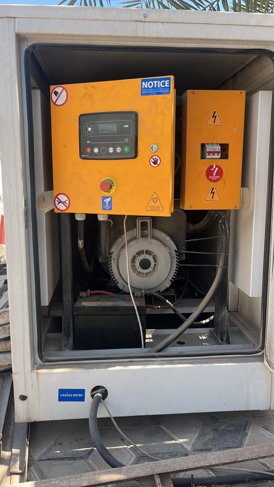 مولد نوع بيركنز 60 kva كاتم جديد محرك بيركنز انكليزي المنشأ وراس توليد لوري سومير فرنسي المنشأ ولوحة سيطرة دي بي سي انكليزية مع خزان وقود 1000 لتر 
السعر 7500$ 
***********
المكان / المنصور قرب جامع حي دراغ
