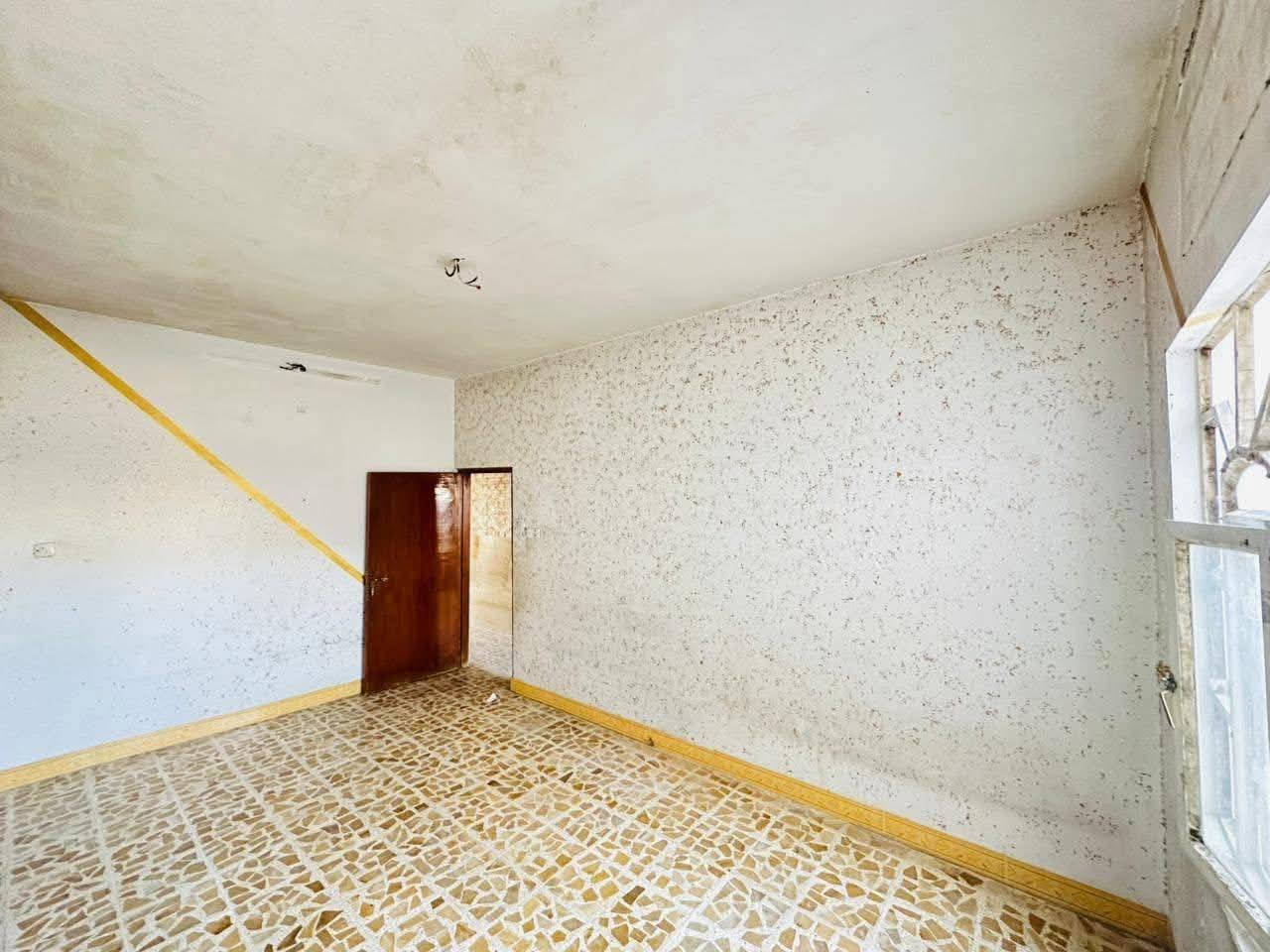 📢للإيجار للايجار للايجار 

الموقع حي الميثاق المربع الذهبي
 ع شارع 20م موقع مميز 

المساحة 125 م طابق ونص يحتوي ع 3 غرف نوم وهول واستقبال ومطبخ وصحيات عدد 2 في طابق الاول والثاني وكراج للسياره 
للاستفسار
***********
***********
