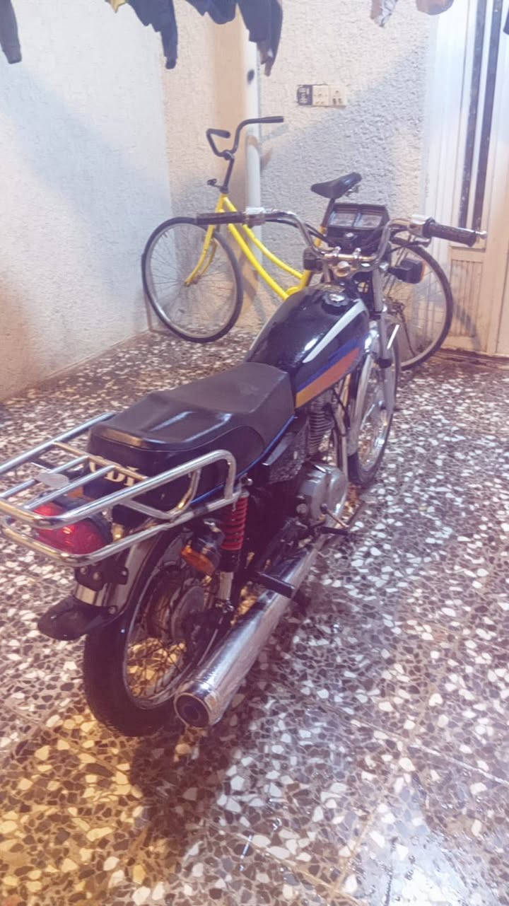 سلام عليكم اربعه كير شلامجه موديل 2019 مكينه مامفتوحه شاصي مكفول اوراق أصولي بأسمي السعر 550 وبيها مجال لتواصل ***********
