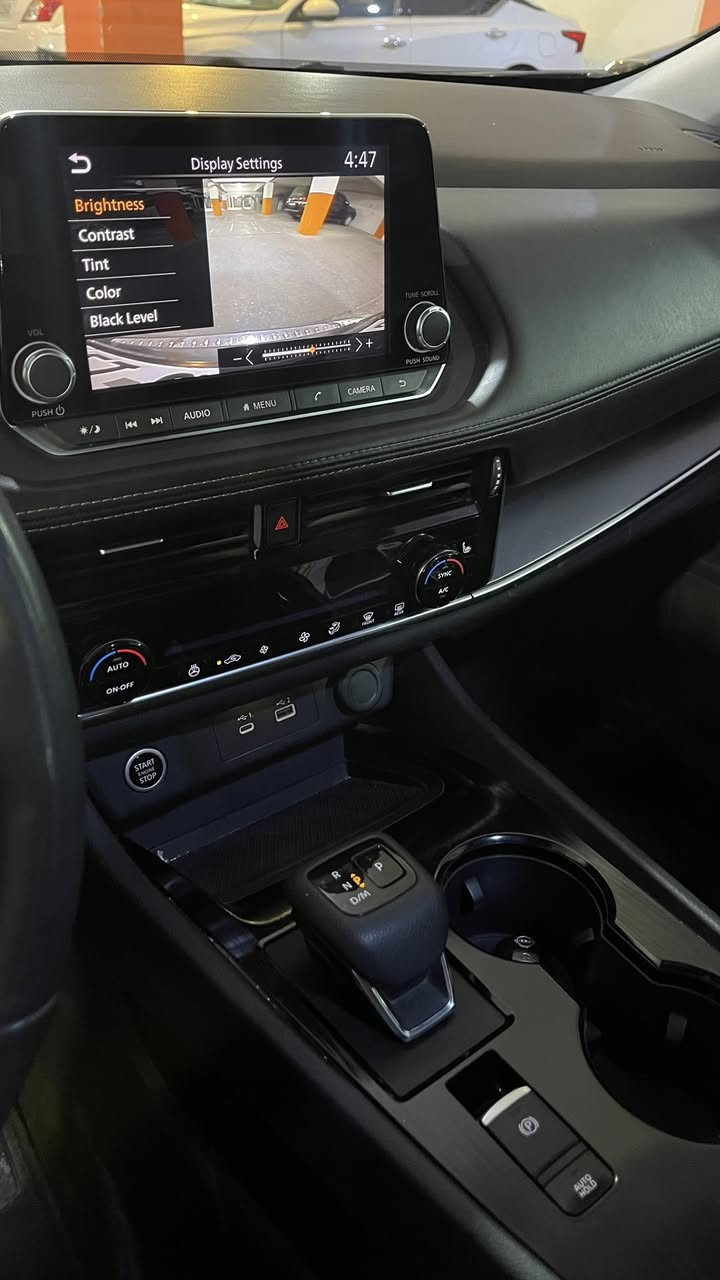 نيسان روك(٢٠٢٢)
SV(plas)
مه كينه ي ٣بستون توربويه 
فول فول 
بانوراما 
گوشين گه رم 
جوار ده رگا به سمه 
سنوق شفت 
ده بل ئكسل 
په رده ي بيلادي  
كوشين جلد 
بينج جورليخورين 
ته نها دوده ر كاي لاي سه كن ساردي هه يه بي بوياغه  ئير باك سيسته م كراوه 
ره قه مو سه نه وي تازه تاكو ٢٠٣٠
 
نرخ(١٦٠)
***********
