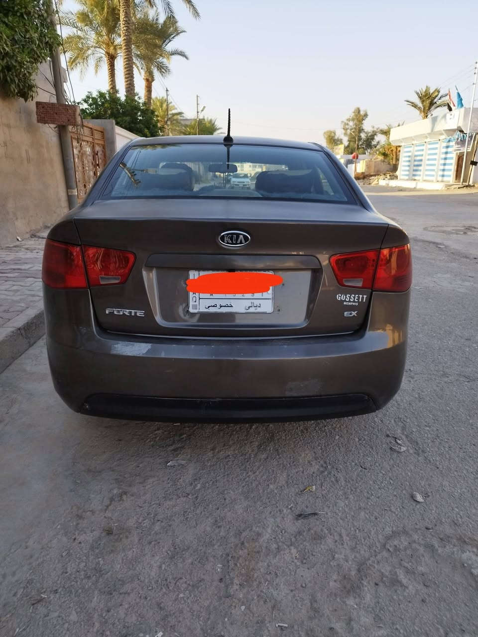 السلام عليكم...
فورتي للبيع موديل ٢٠١٣ وارد امريكي 
رقم ديالى
مكينة ٢٠٠٠ دوش
مكينة كير خير من الله
مواصفات نصف فول
ضررها جاملغ خلفي صبغ مع حافة الباب الخلفي 
بارد الباب الخلفي موضح بالصورة
السعر ٩٥ $ 
العنوان ديالى المقدادية
***********
