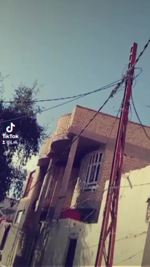 السلام عليكم دراجه ماكس مال رمبه صار لها ثلاثه اشهر من طالعه من حاويه دراجه نظيفه مقفوله من كل شيء ماكينه ما مفتوحه المكان رميته والشراء يجي خاص***********
