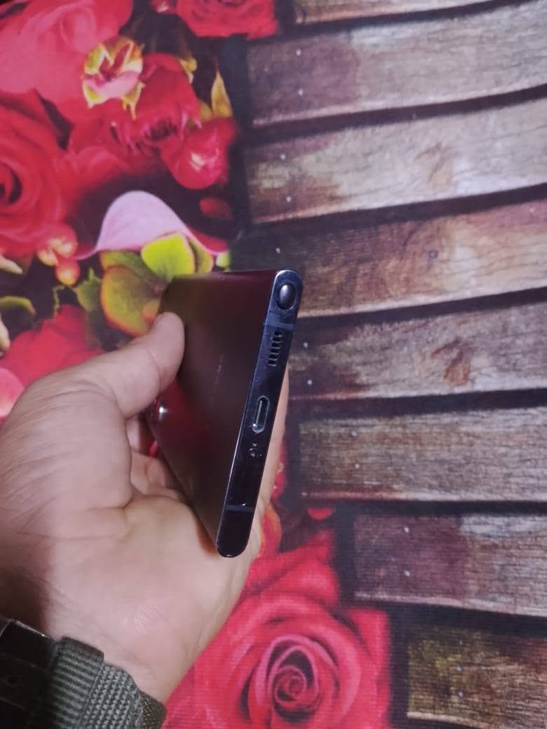 السلام عليكم جهاز مستخدم للبيع S22 الترا دبل خط ذاكره 256 ضهره مفطور شوفت عينك  مبدل بي ايسي شحن فقط الجهاز أمريكي السعر اتصل وتدلل ***********
