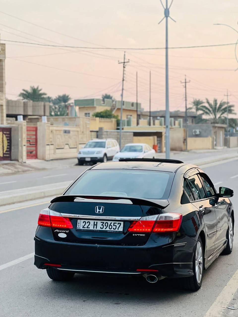 السلام عليكم ورحمة الله  وبركاته اخوتي تاخذون هيج سياره وراسك بارد للبيع هوندا اكورد ٢٠١٤ خليجيه مكفوله كفاله عامه طياره بالارض والله فول مواصفات بصمه اشاره مري تحكم ستيرن تحكم قياده كشن كهرباء ادوخ بالمواصفات هواي بعد السعر ١٢٥ وبيها بجال للطيبين الاتصال ***********
