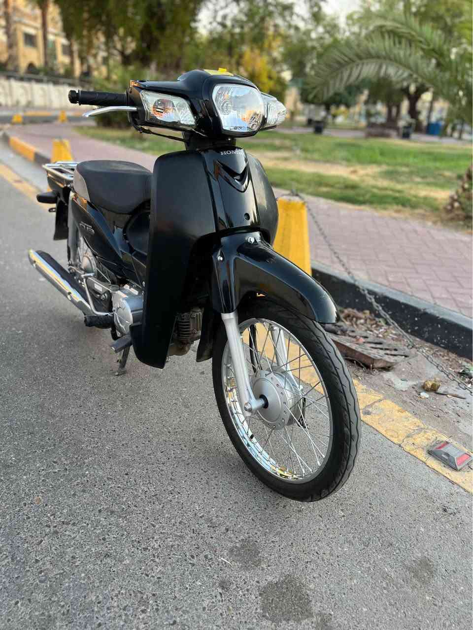 ً

سلام عليكم شباب دراجه هوندا ياباني اربعه كير بدون كلج الدراجه كفاله عامه من طول الطول من تاير التاير جيب وياك الف فيتر وفحص كل عيب ونقص مابيها بلاديه من طول الطول دراحه بعدها ع وضع شركه تجي وتفحص وشوف بعينك. شلعه معدل كله فول بعدها بدهن شركه ممبدله الله شاهد تجي وشوف  كهربائيات شغاله سلف وهندر كلها كامله  سيبايه خلفيه تكدر تشتغل بيها دلفري  تكدر تحط صندوق يفيدك بغراضك  دراجه وكاله الله يشهد ع فحص من طول الطول كل عيب ونقص مابيها. 

اي استفسار اتصال 

***********

مكاني بغداد بغداد, العراق
