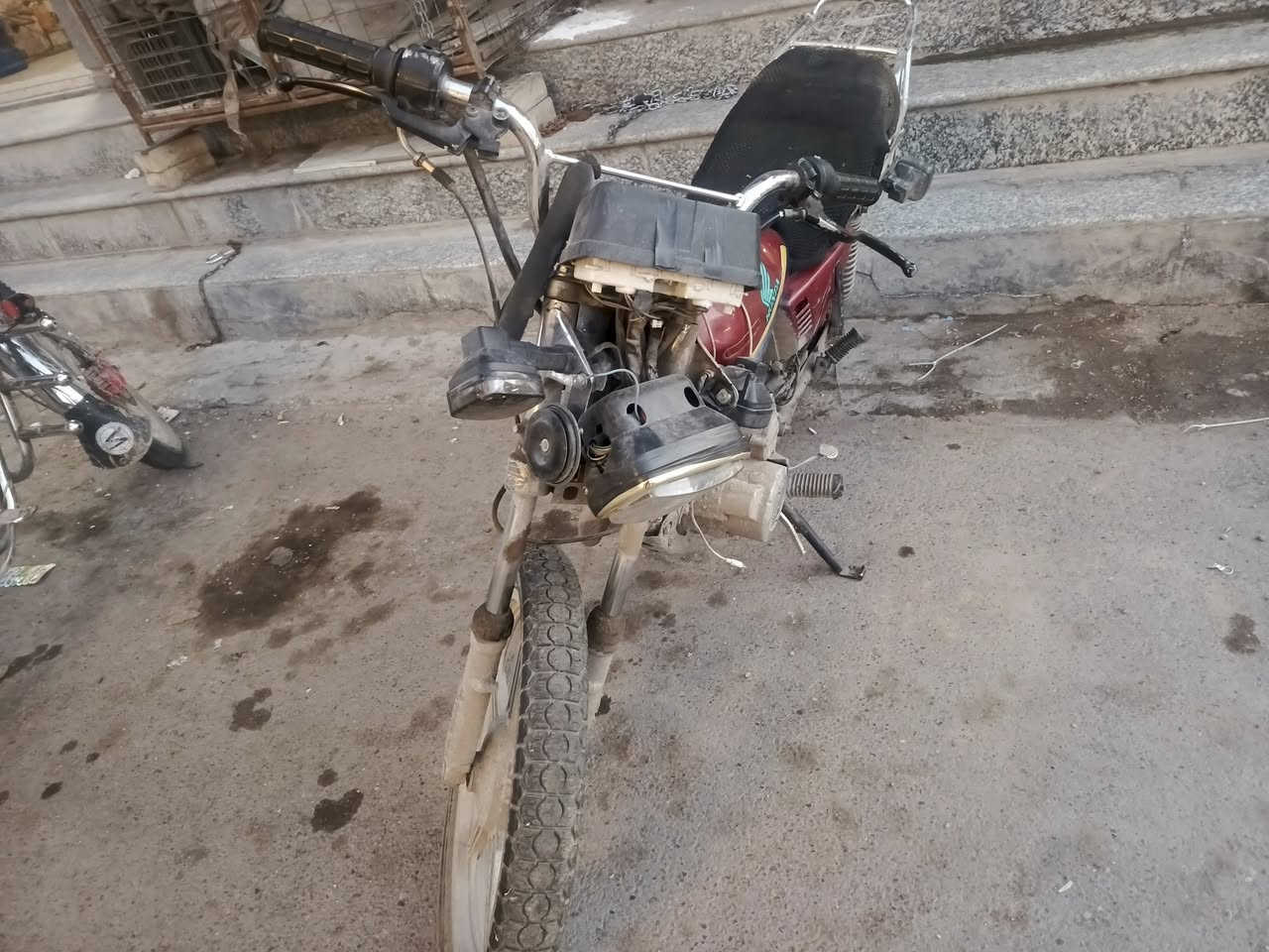 من رخصت الادمن كومة حديد مابيهة شي تشتغل ناقصهة بس كابريتر مكان بغداد الطوبجي سعر200 رقم ***********
