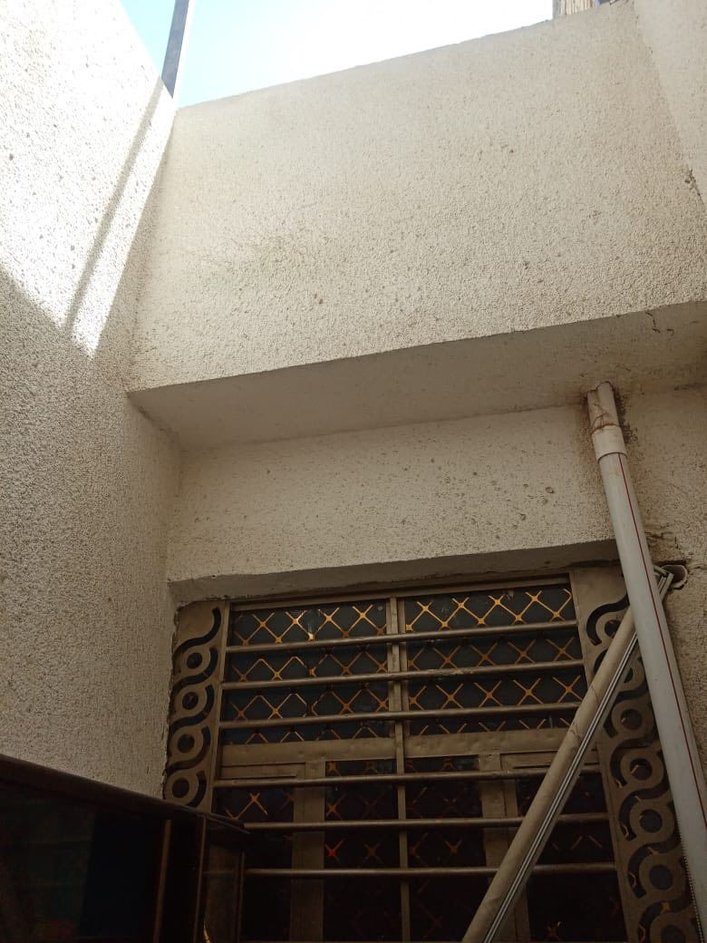 الدار للبيع المساحه ١٠٠متر الواجهه٥النزال٢٠ 
سند ١١٧٧ البيت كامل طابق واحد الرقم ***********
