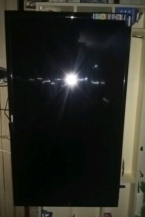 بغداد الحسين شاشة للبيع مواصفات حلوه بس الريمون مو أصلي بيها 3 اجتي