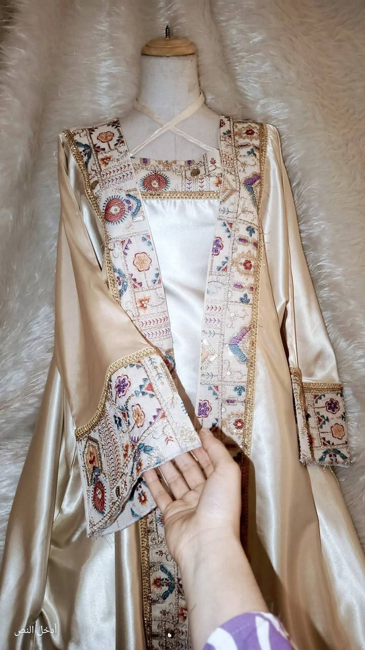 ليلة العمر تستحق بشت يليق بالملكات 👑
تصميم وخياطة بشت عروسة بلمسة أنثوية فخمة من خياطة ريفال Reval.
متوفر توصيل داخل الكوت والمحافظات 🚖


**إذا كنت صاحب هذا الإعلان وتريد حذفه لأي سبب، رجاءا أرسل رسالة إلى الدعم الفني**