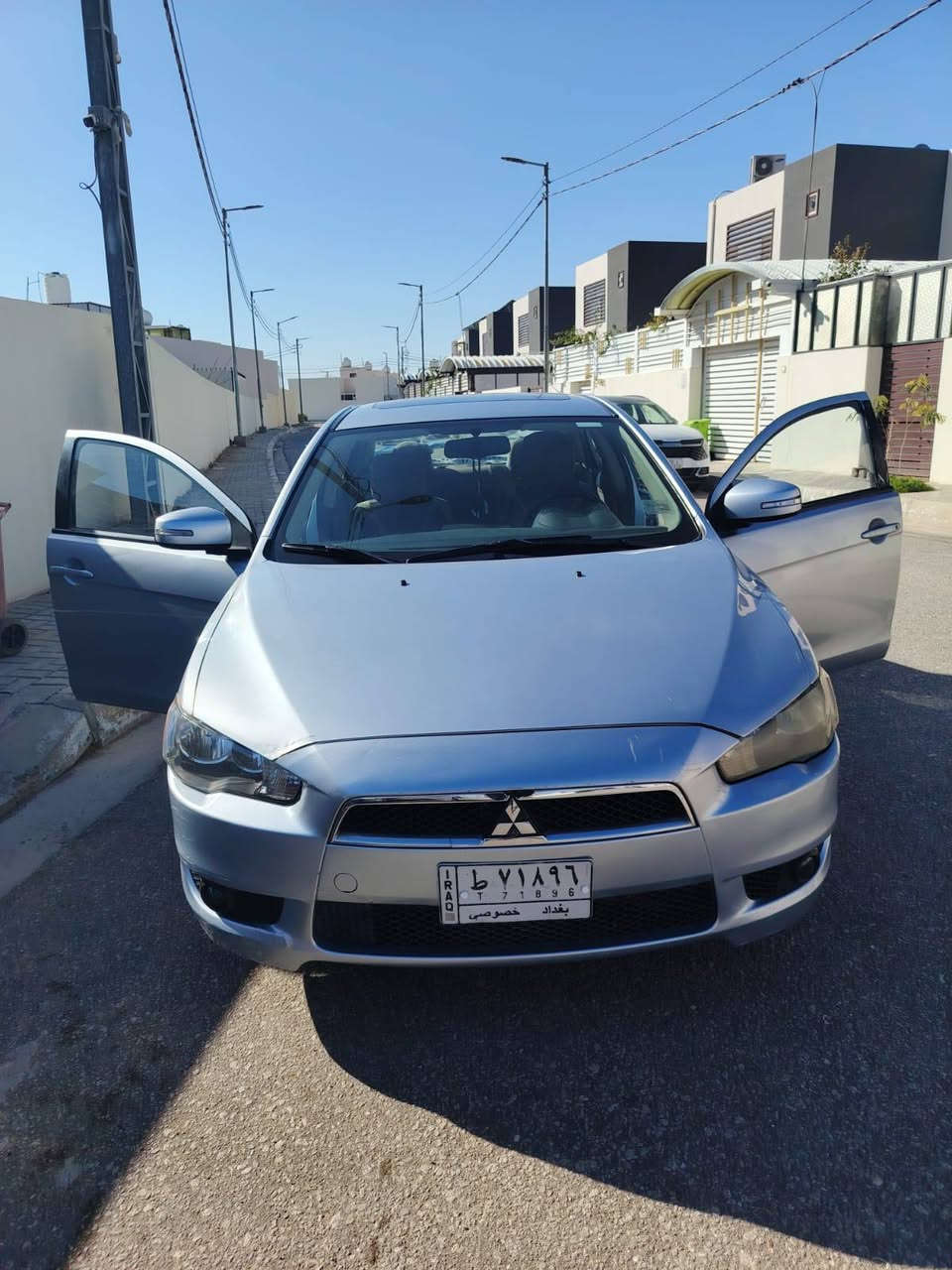 متسوبيشي لانسر ٢٠١٦ الشركة العامة
١١٥ ورقة بيهه مجال بسيط

سيارة فتحة تحكم ستيرن والصور واضحة رقم بغداد الماني للتواصل مهندس ضرغام  ***********
