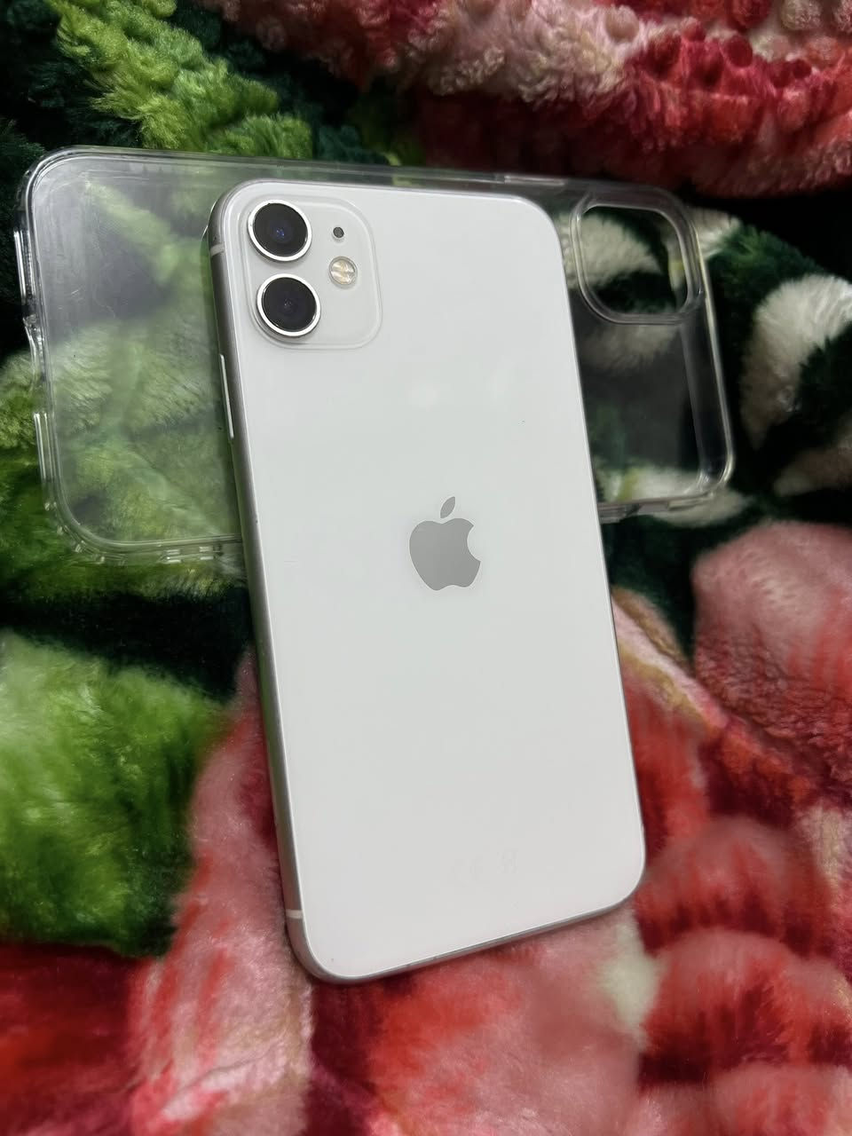 أيفون 11العادي ذاكره128بطاريه76 مستبدل فقط شاشه وبصمه الوجه متوقفه أما البقيه نضيف وشخط مابي كامرات حلوات بورتريه حلوه كامره الأماميه صافيه حلوه شحن حلو سيمكارت شغال نت يخبل صوت عالي شاصي نضيف سعر200مكاني بغداد الغزاليه ***********
