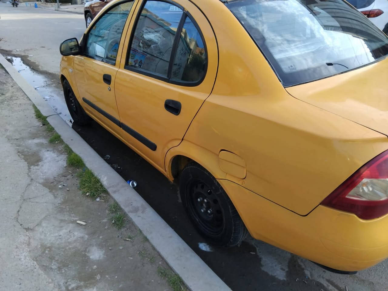 سلام عليكم
طيبه موديل 2015
بغداد بأسمي سنويه 2028
مصفره هيئه وغرامات
مكينه وكير وصدر جيدة جدا 
فقط بيها صبغ  جاملغ خلفي وباب خلفي صفحة السايق 
والجاملغ الامامي بيه بارد 
والهلالات الخلفيه بيها خياس قليل موضح بالصور
سياره ماشيه 62 الف حقيقي
المكان بغداد زيونه
السعر 38
***********
