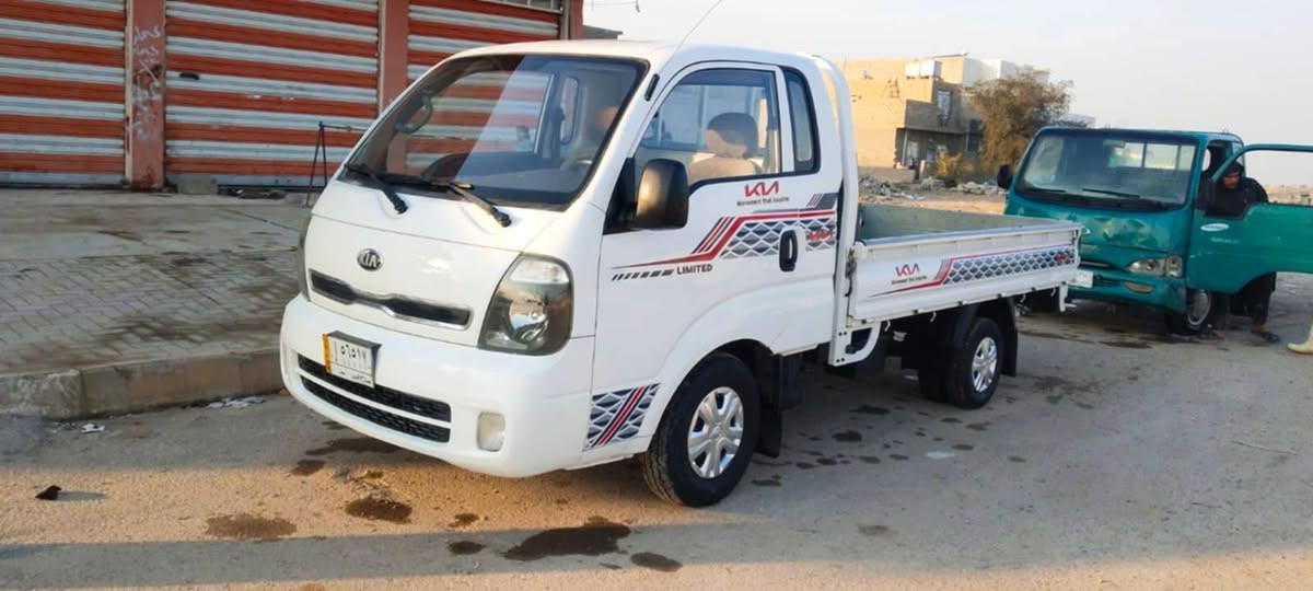 السلام عليكم كيا 2700 موديل 2015 رقم صلاح الدين سنويه لل 28 تحويل شرط
كير محرك اكسل شرط شاصي شرط طخم تاير جديد 
صبغ مابيه كهربائيات كلها شغاله سياره بلاديه مكفوله كفاله عامه السعر اتصل ***********
