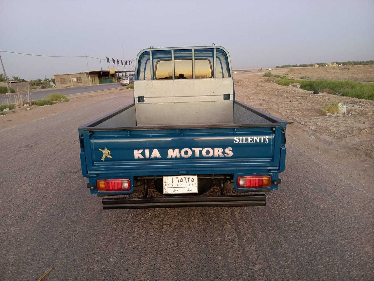 كيه ام عيون موديل 2000 سياره جديده مكفولة كفاله عامه وضع شركه بسمي رقم بابل مشروع وطني سياره كير اكسل محرك حاويه صار شهر من شادهن سياره مال جناي السعر 97 وبيه مجال بسيط مكان بابل الاتصال *********** اسيا ***********
