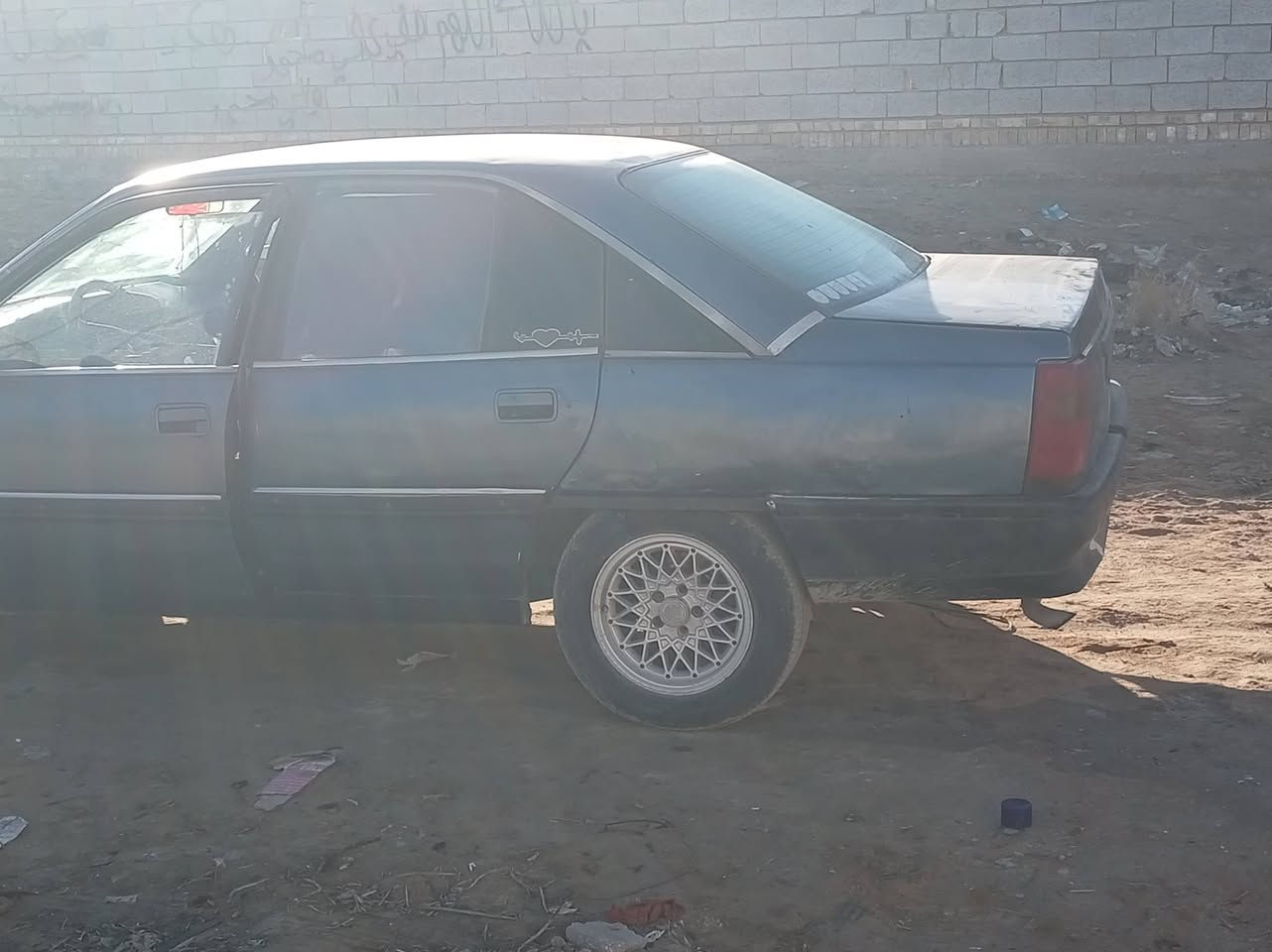 السلام عليكم سياره اوبل لبيع موديل 88 سياره جاهزه بس بيه خيط بكار وسياره كيروحديد وتخم تاير وكهربائات جديده دواخ جديد  ويل كب سعره 15وبيه مجال العنوان الديوانية رقم سياره نجف رقم الهاتف ***********
