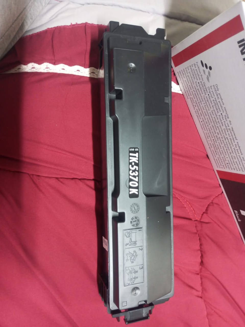 السلام عليكم 
اخوان عندي كاترج طابعه عدد 6 ليزري جديد بالكارتون 
قيم السعر بما يرضي الله 
للتواصل  ***********
