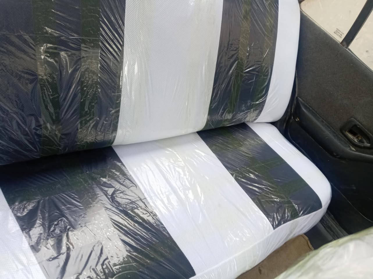 السلام عليكم اخوتي بيجو بارص مكفوله كفاله عامه السياره سنويه28كير مكينه جدد تخم تاير جديي كهربايات كله شغاله موديل 11السعر 28وبيه مجال ***********
