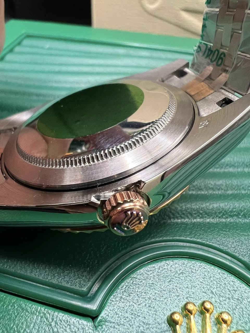 ساعة ماركة امزون مختم وزن ثقيل
متوفر توصيل لجميع محافظات العراق


**إذا كنت صاحب هذا الإعلان وتريد حذفه لأي سبب، رجاءا أرسل رسالة إلى الدعم الفني**