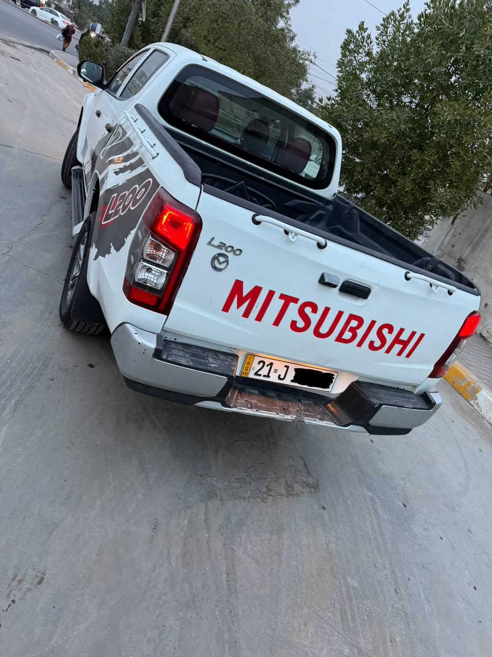 السلام عليكم ورحمة وبركاته للبيع بيكم متسيبوشي فور ويل كير عادي داخل احمر 4 كامرات دواره كشافات ويل كب رقم سليمانيه بسمي هزه وسنويه جديده هسه مجددهن مكفوله كفاله عامه فقط الدعاميه الماميه بيها فطر غيرها كفاله ماشيه 22 حقيقي سعرها 218 مكاني بغداد حي البنوك الاستفسار *********** مرارس حسب القناعه
