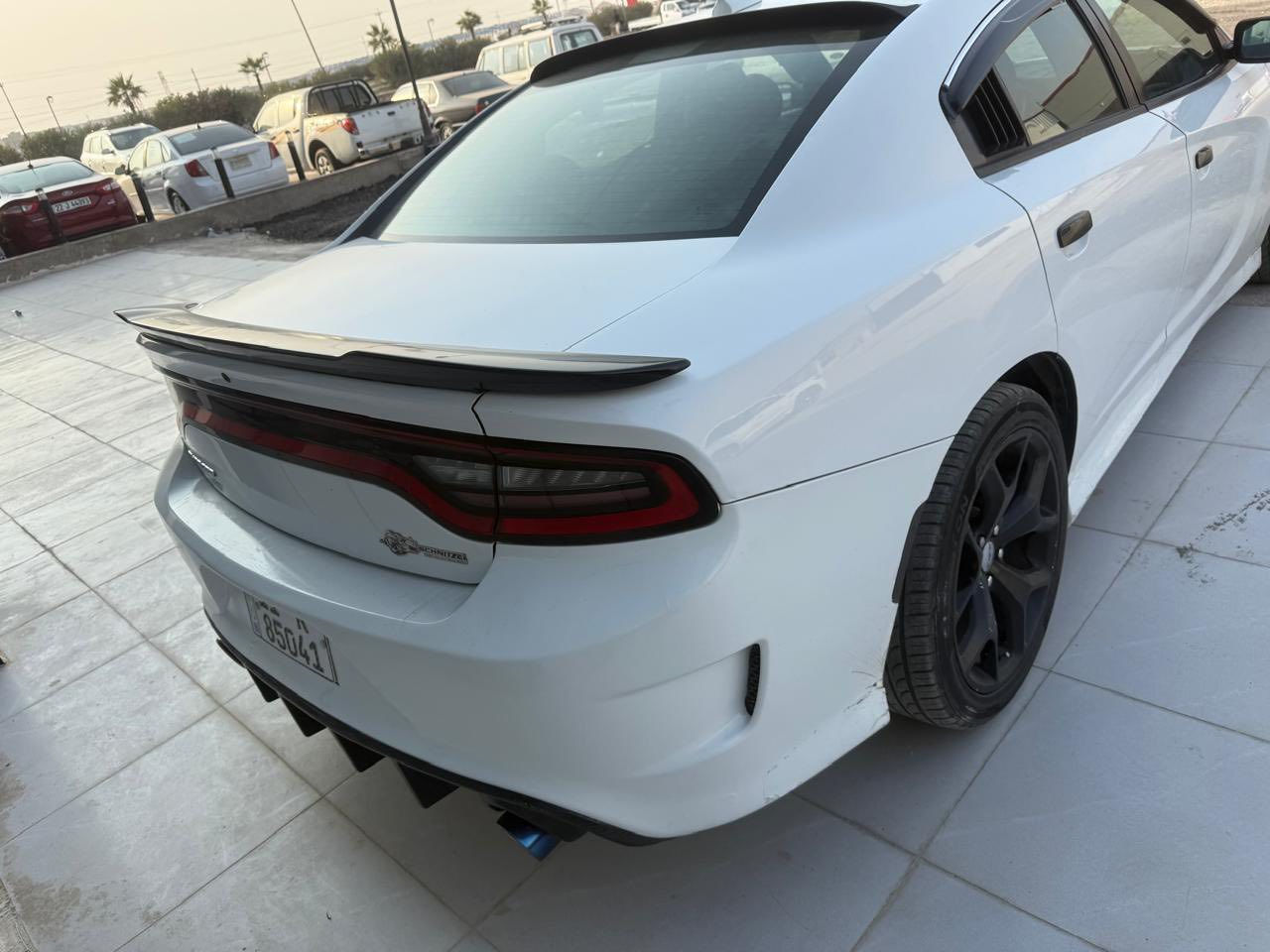 السلام عليكم
تشارجر 
2016
ماشيه 200km
فور ويل 
رقم بغداد
فول مواصفات عده الفتحه
السياره جاهزه من كلشي 
حادثه موضح بل صور
والسونار هم موجود بل صور 
المكان بغداد تاجي
رقم الهاتف:***********
السعر 175
