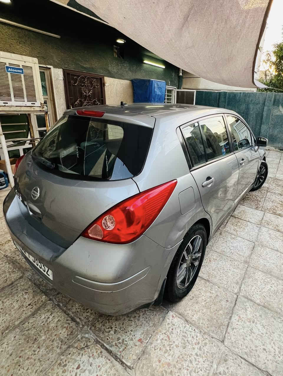 يالله
نيسان فيرسا 2011
رقم بغدادباسمي 
هزه جديده 
 بيها صبغ فقط قطعتين

بدون دواخل 
مكينه 1800
كير at
صدر جيد 
تبريد ثلج 
السعر 74
مكاني غزاليه 
***********
