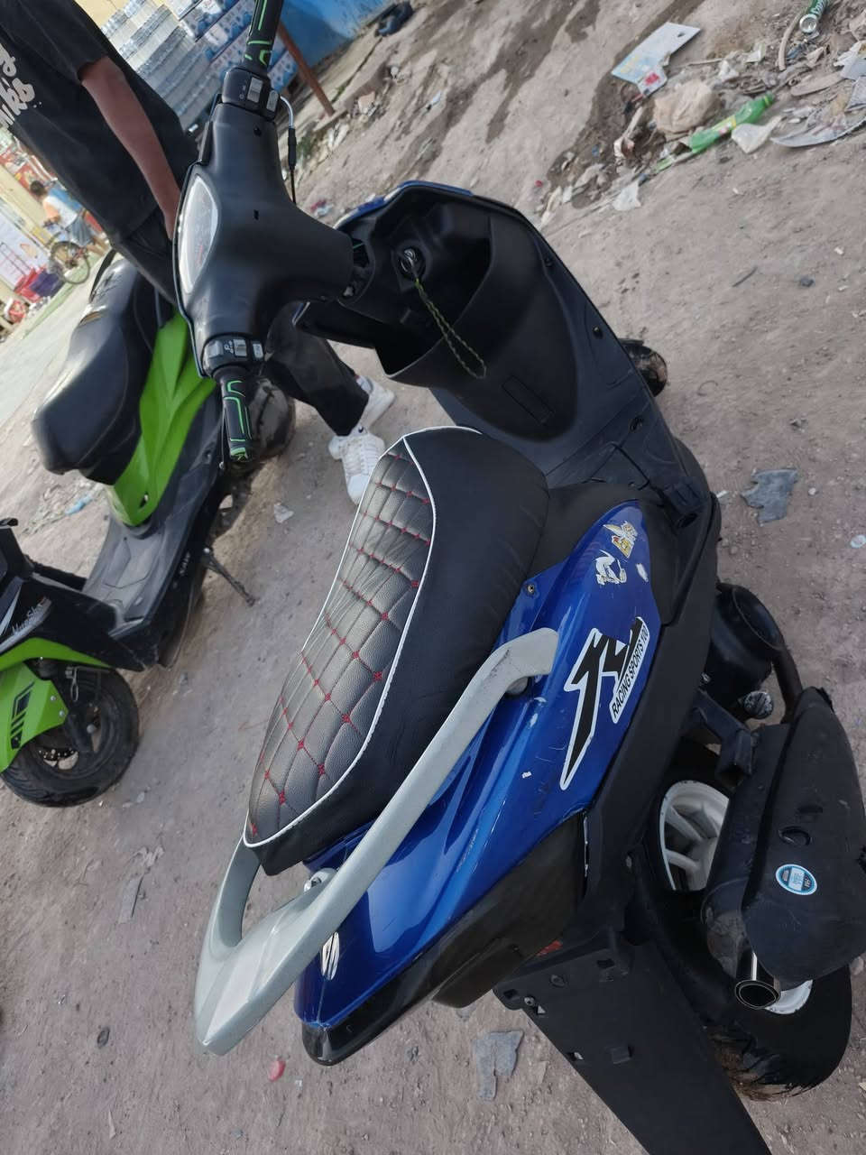 للبيع فقط ماكس 120عدله دراجه جاهزة مكينه 49 خرسه شلعه معدل
دراجه كلش حلوة تايرات جدد كهربائيات كله شغال صالنصهfm 

وياله رياضي فلنجه الجبيره رياضي فج بريك رياضي بستمين دراجه نكره بكل وقت العنوان بعقوبه تقاطع القدس السعر450

***********
