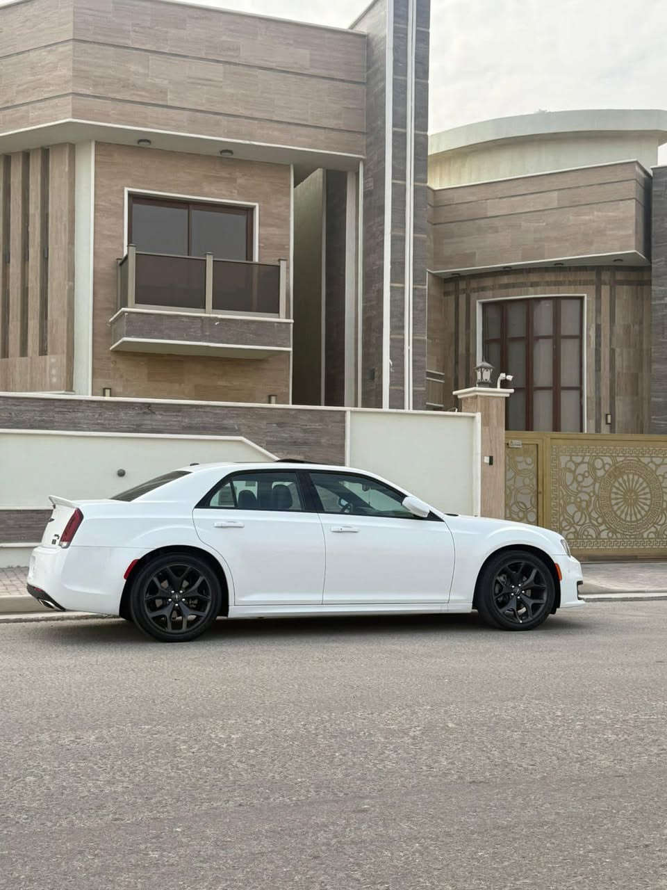 كرايسلر اوباما 300 s فوول مواصفات للاخير رادار امامي وبرده خلفيه كفاله من الزلغ خليجي وكالة هارلم موديل 2022 للبيع ماشيه 35 الف كيلو فقط 
رقم بغداد بأسمي مشروع وطني مغلفة نانو بالكامل 
للاستفسار الاتصال على ***********
